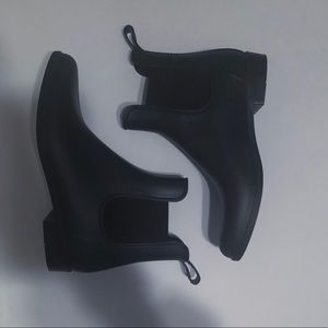 Chelsea Black Rain boots